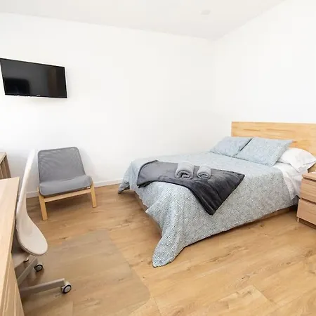 Amplio Piso De Diseno . * 比戈