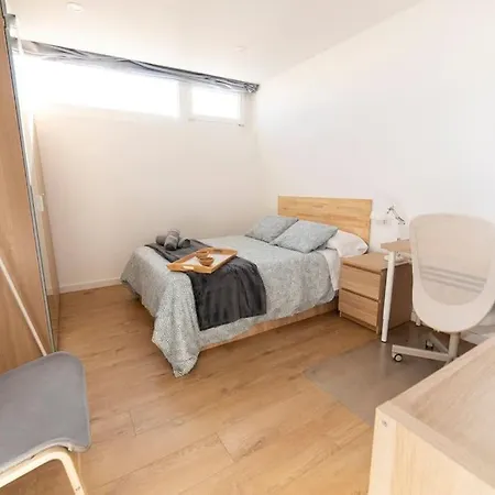 Amplio Piso De Diseno . *